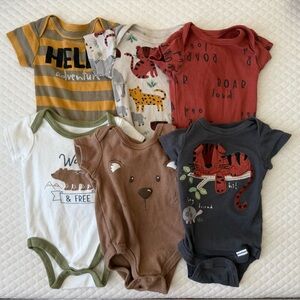 Great Condition! Set of 6 Onesies
